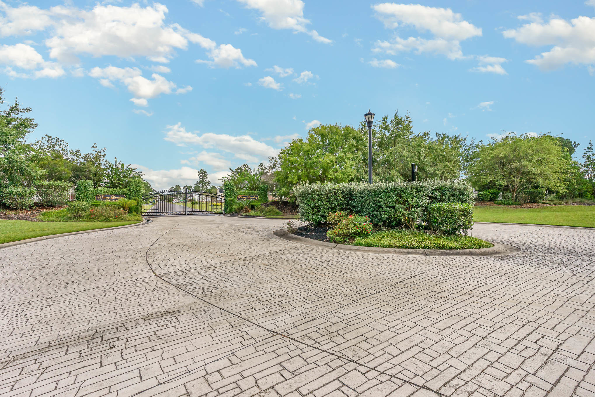 Pottery Landing Gated Community Image